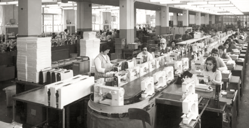 Linia produkcyjna Elny w latach 60.